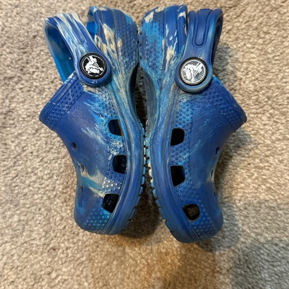 CROCS blue tie
